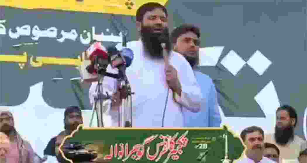 Muzammil Hasmi, designated Lashkar-e-Taiba terrorist, addresses a rally organised by the Pak Markazi Muslim League in Gujranwala, Pakistan, on 28 May 2025, claiming responsibility for Bangladesh’s political upheaval to destabilise India.