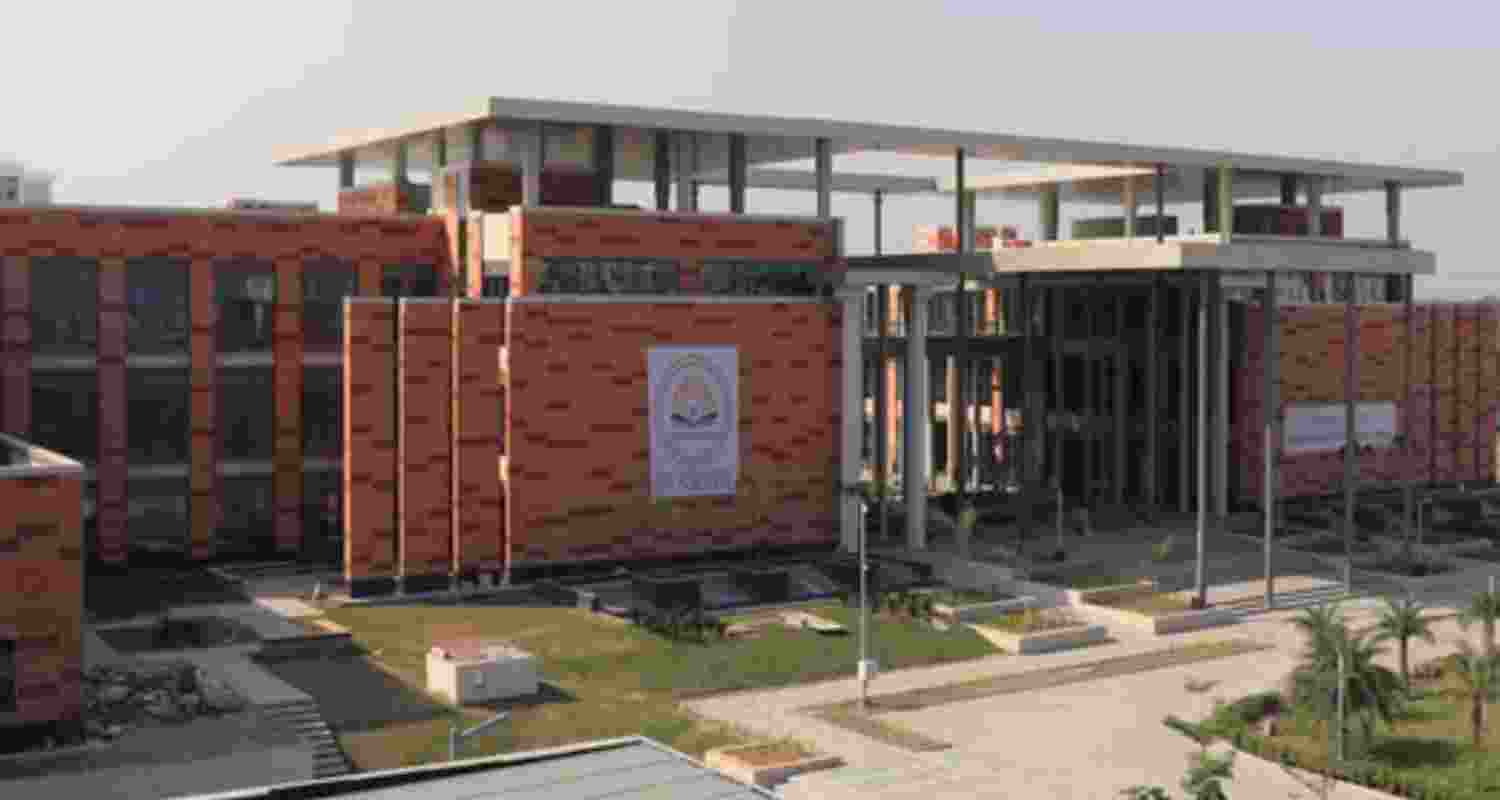 Around 300 IIM Nagpur first-year MBA students boycott mid-term exam after 40 classmates were debarred for attending a farewell party without permission.