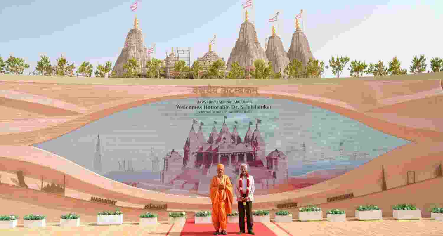 While On The Visit To UAE, EAM Jaishankar Visits Abu Dhabi BAPS Hindu Mandir.
