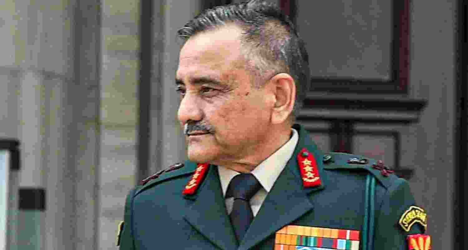 CDS Gen Anil Chauhan all the way to France to discuss Defence Ties. Image X.