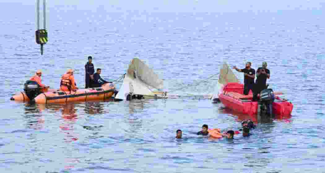 The cruise boat overturned in the Bargi Dam, built on the Narmada River.