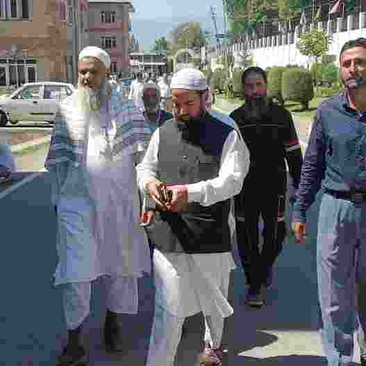 Hafiz Mohammad Sikander Malik filed his nomination papers for the Bandipora constituency as an independent candidate as the JeI has been banned by the MHA.