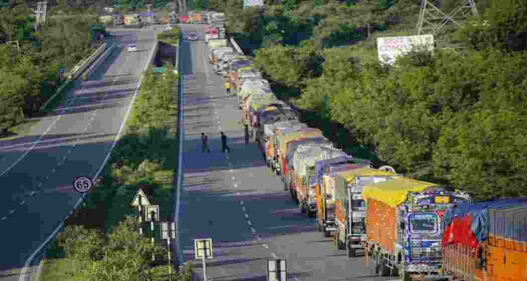 Vehicular movement on the Jammu-Srinagar National Highway resumed early Saturday. Vehicular movement on the Jammu-Srinagar National Highway resumed early Saturday.