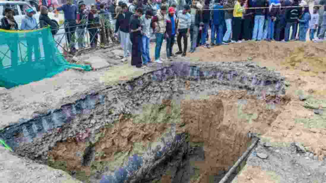 Delhi biker death: Non-bailable warrants against 2 contractors