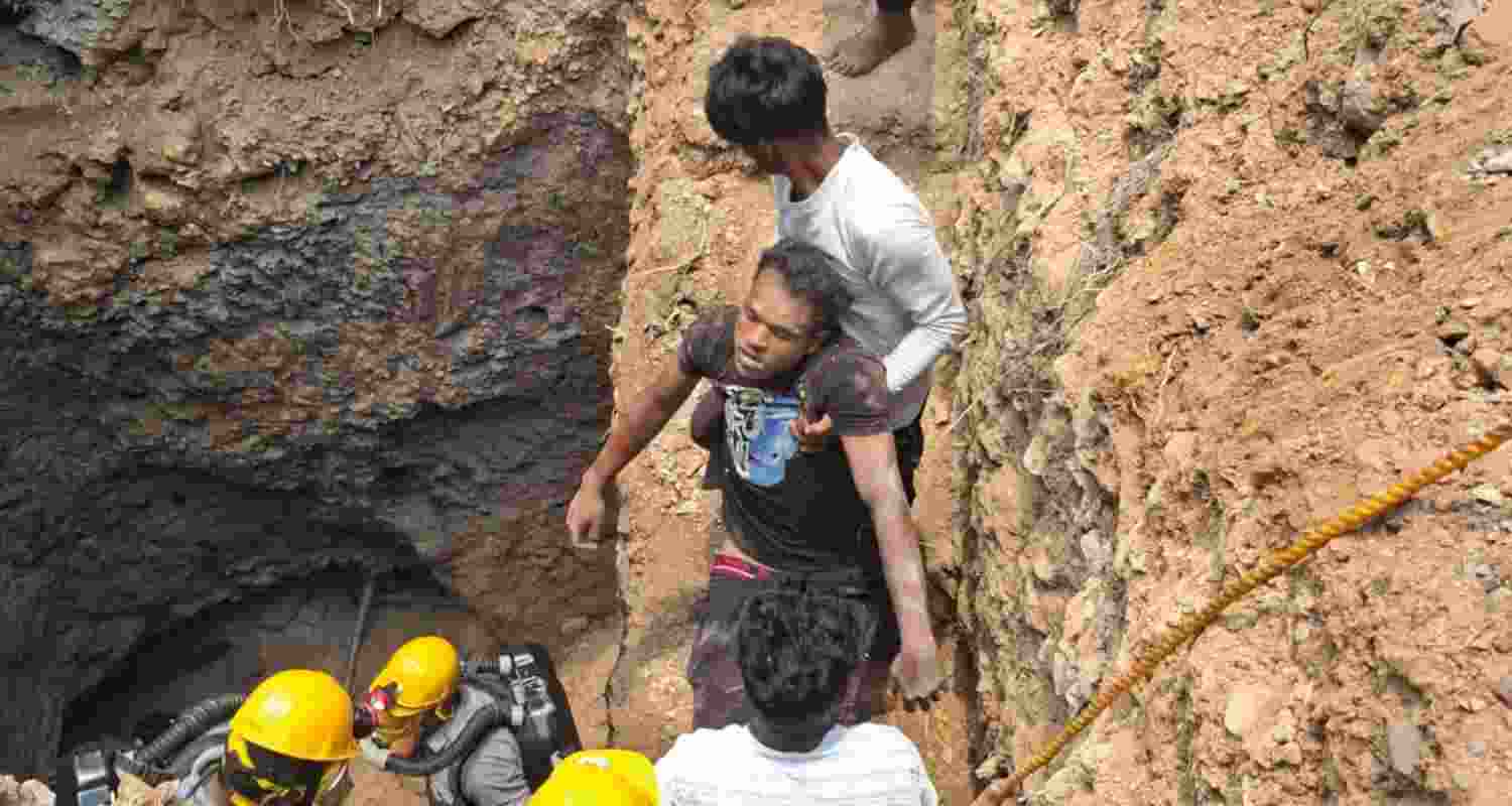 Four people died of suspected asphyxiation while allegedly mining in a 40-foot-deep unauthorised mine in Jharkhand's Ramgarh district.