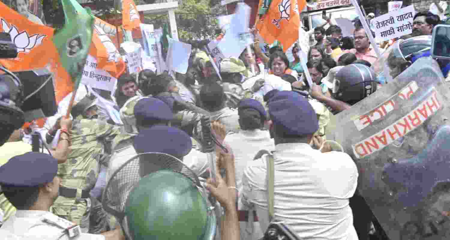 Police, BJP workers clash in Ranchi over anti-PM remark