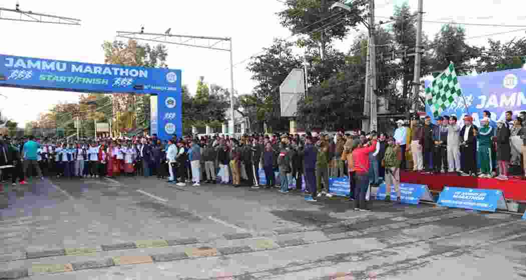J&K Police’s ‘Run for Fun—Jammu Marathon 2025’ saw over 3,000 participants in Jammu. The event aimed to encourage fitness and raise awareness about the alarming rise in drug abuse in the Union Territory.