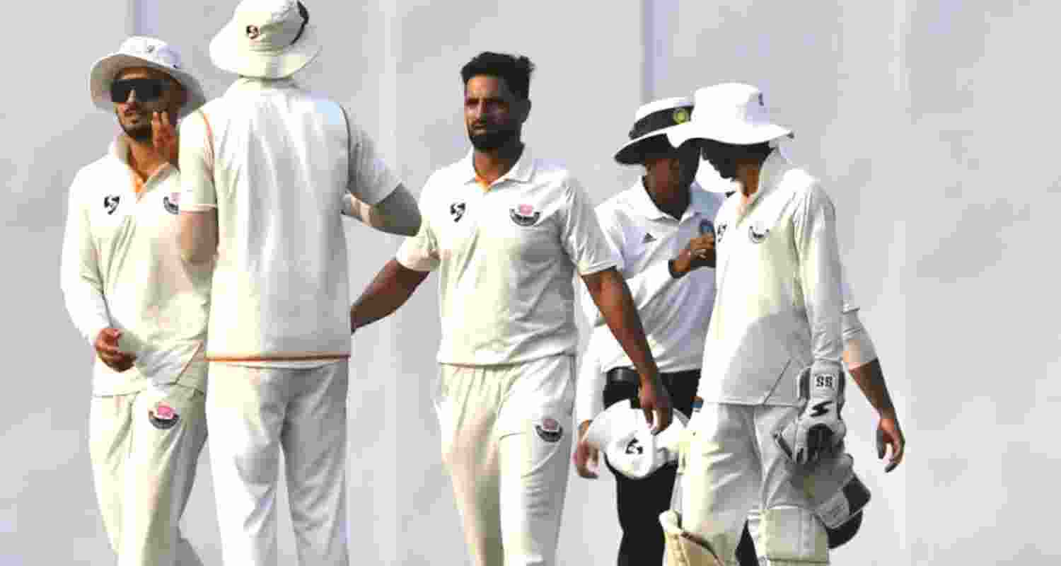 Jammu and Kashmir enter Ranji Trophy 2026 final after beating West Bengal; LG Manoj Sinha, Omar Abdullah and Irfan Pathan hail team.