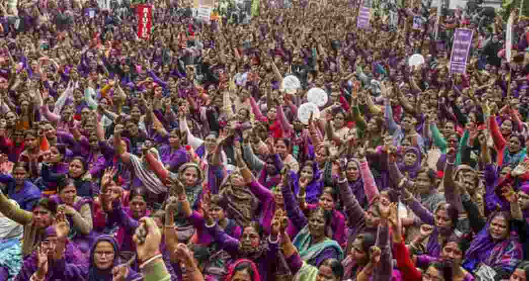 By mid-morning, several protesters who did manage to reach Salt Lake were picked up near Swasthya Bhawan, where security has since been tightened and traffic diverted. 