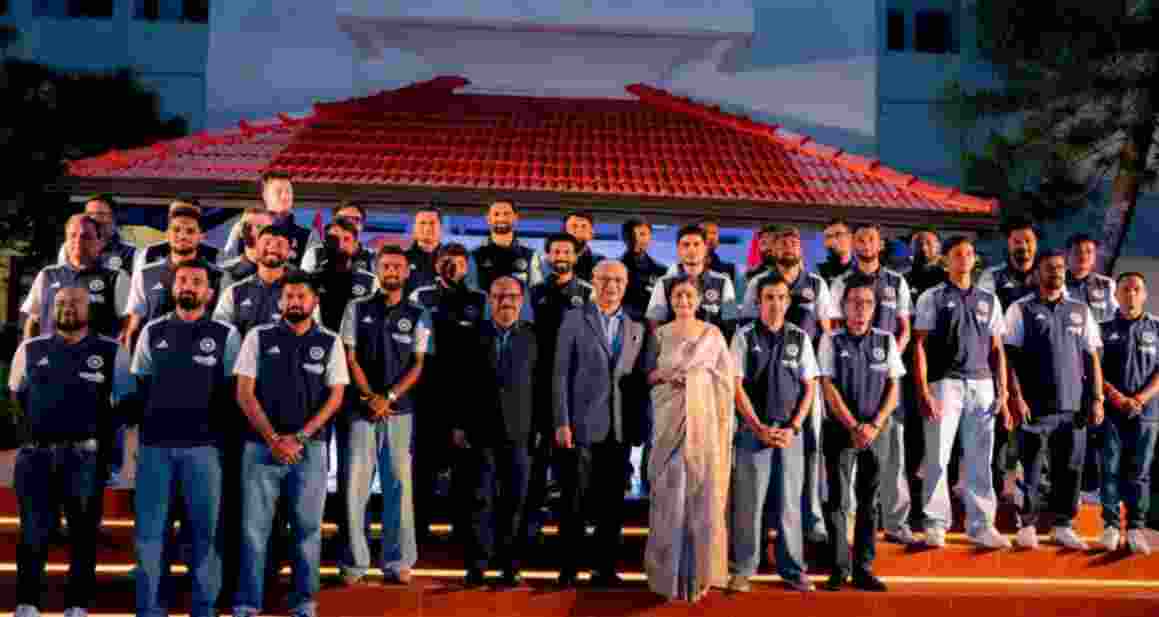 Warm welcome for Team India in Colombo ahead of 2nd Test against Lanka