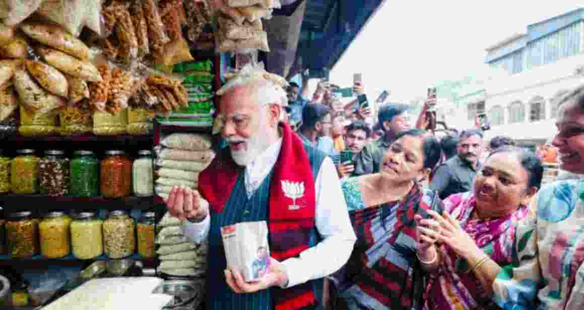 While the Prime Minister’s social media channels were filled with footage of him chatting with vendors and paying a ten-rupee note for his treat amidst chants of "Jai Shri Ram", the TMC painted a far more cynical picture. 