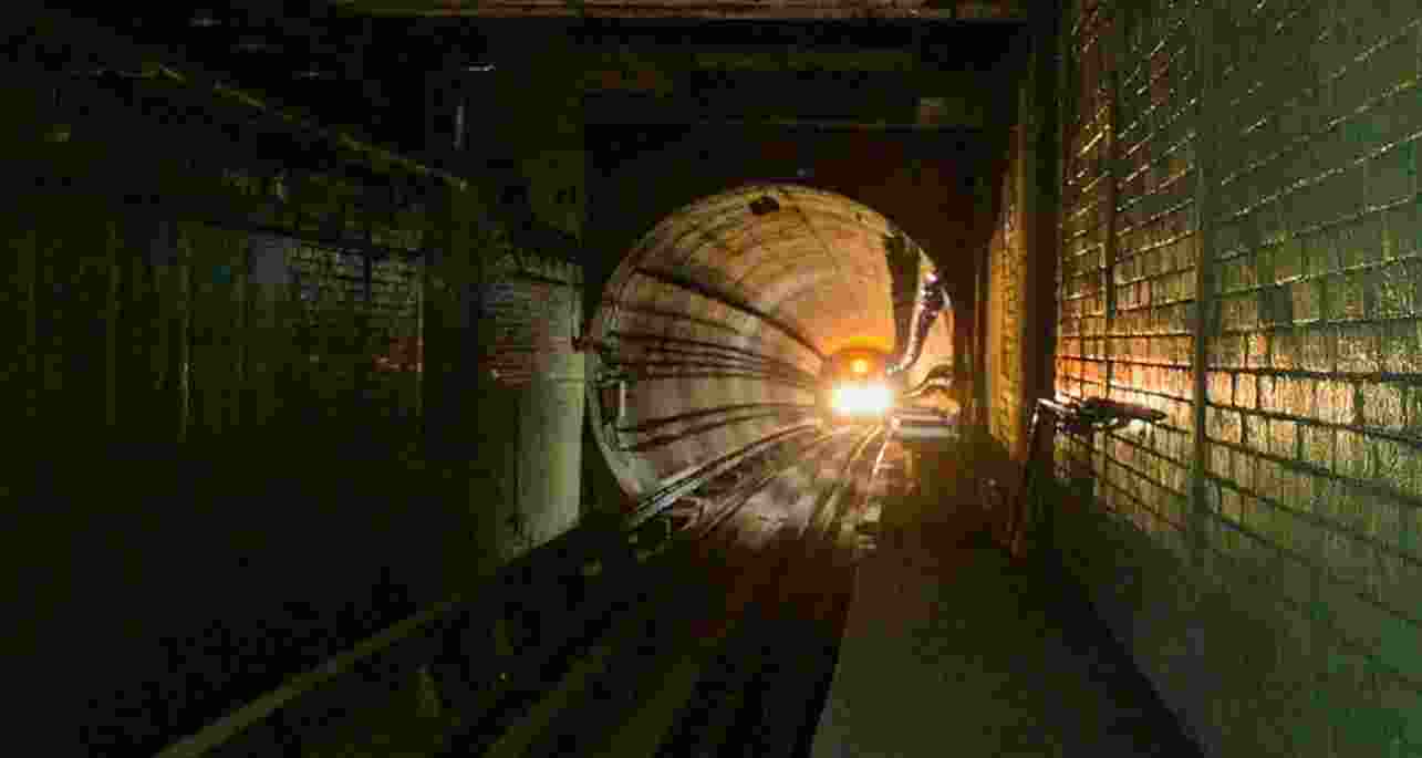 Man found dead in Kolkata Metro tunnel, probe launched