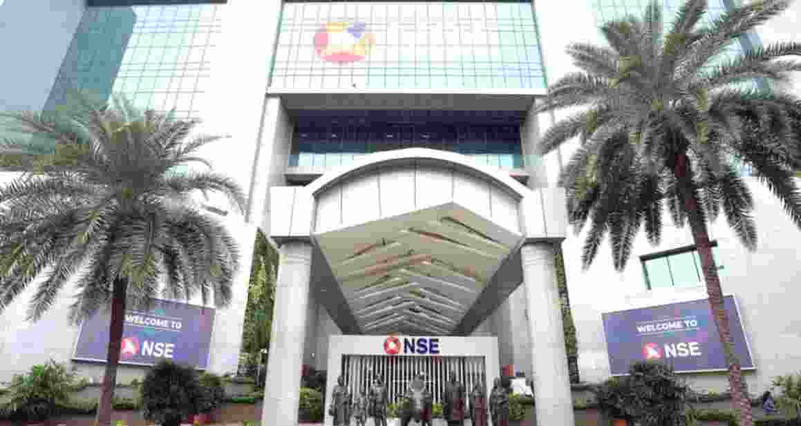 Sensex crashes 1,600 pts, Nifty drops 480 pts in early trade