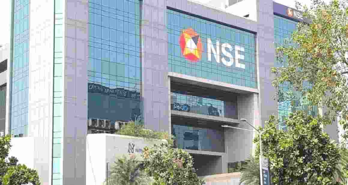 Indian stock market witnesses mix-opening in early trade