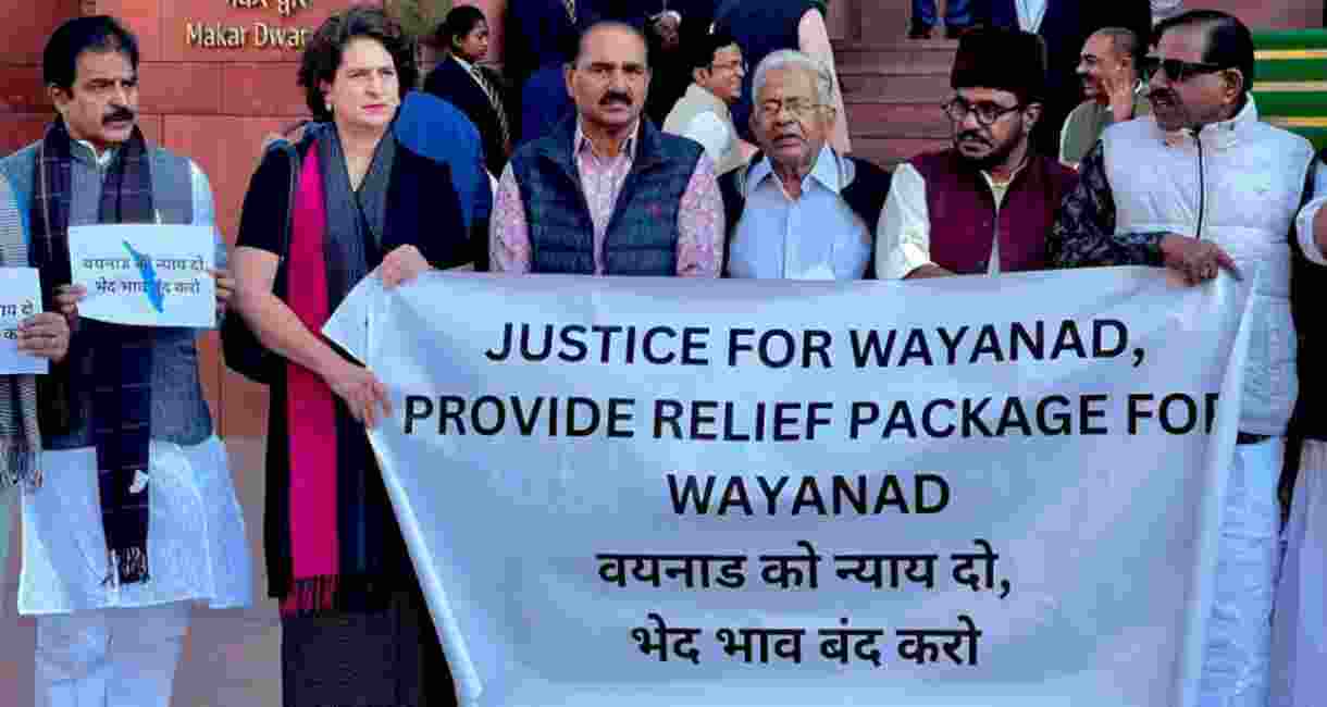 Priyanka slams Centre for playing politics over Wayanad relief funds