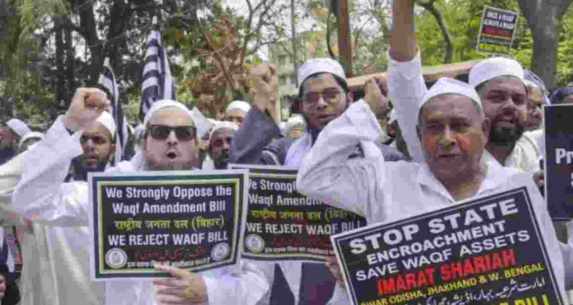 Human chain protest against Waqf Amendment Act in Hyderabad 