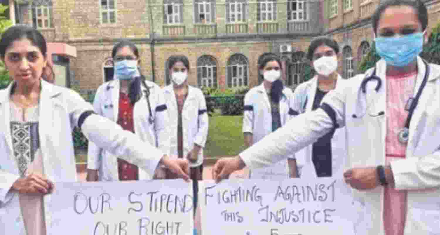 Docs in govt hospitals across K'taka sit on indefinite strike from Mon 