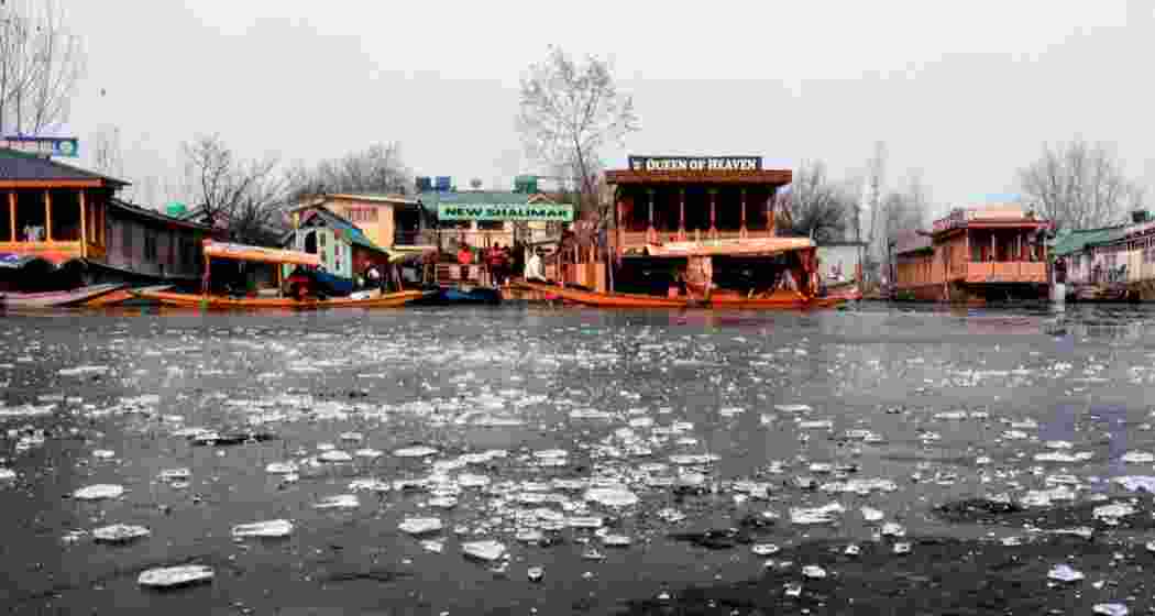 The Kashmir valley is currently experiencing an intense coldwave, with temperatures plummeting to a chilling low.