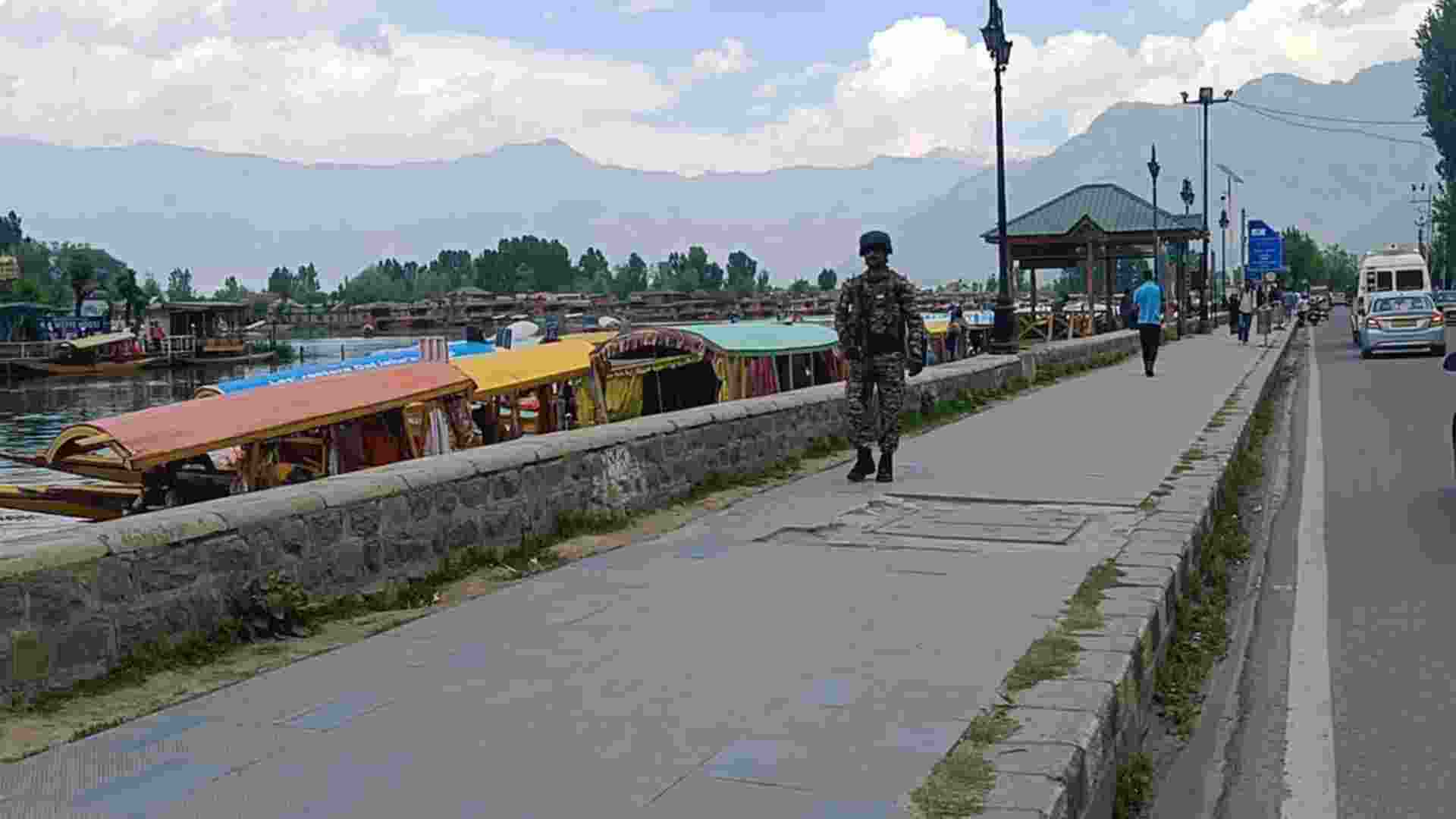 'Kashmir calling' campaign, CBMs underway to revive tourism 'Kashmir calling' campaign, CBMs underway to revive tourism