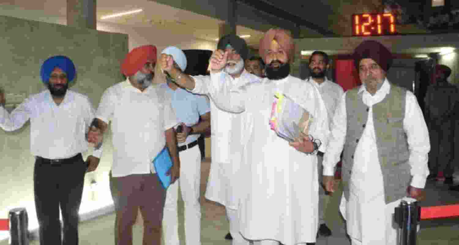 Punjab Cong MLAs walk out as Khaira denied chance to speak