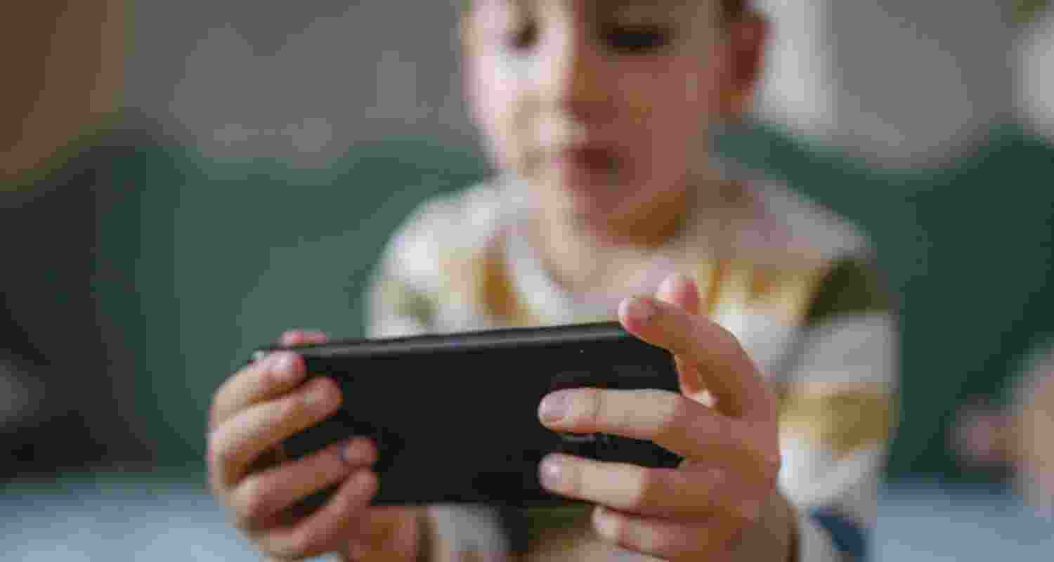 Smartphone for Christmas? How to keep your kids safe online