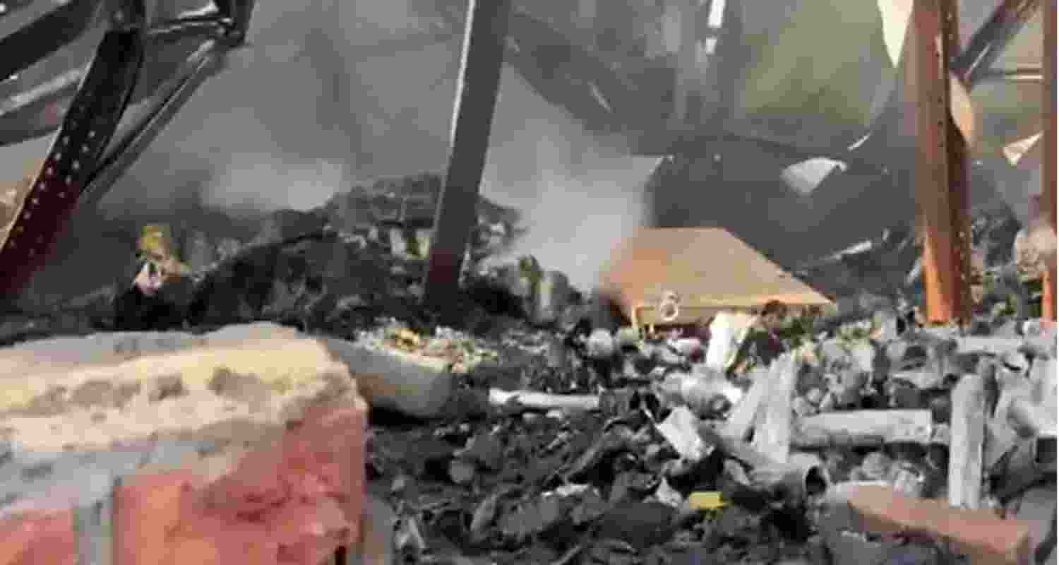 At least 9 killed, many injured in massive fire at Kolkata's hotel 