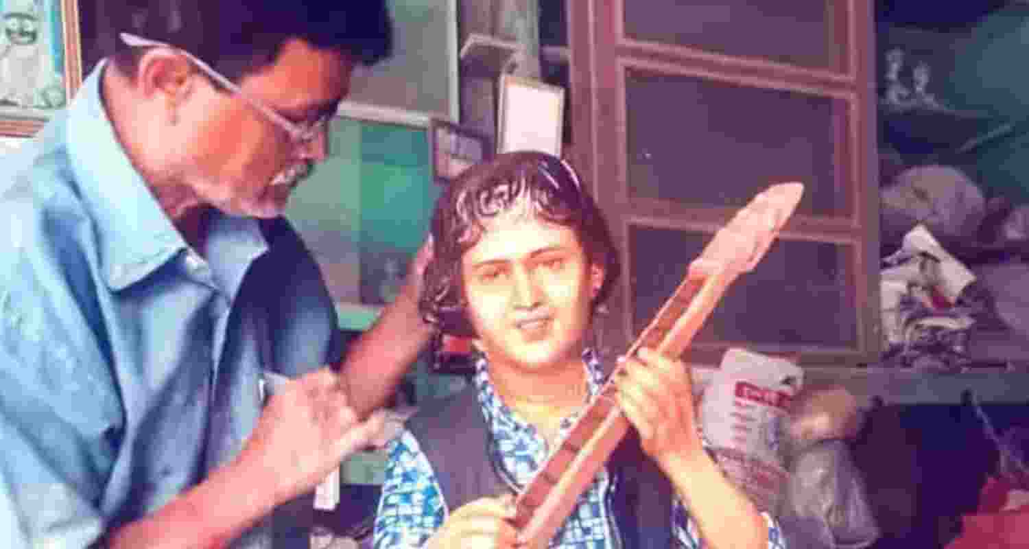 Kumartuli artists create Zubeen Garg idols for Assam