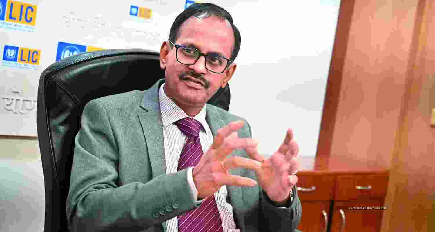 LIC CEO and MD R Doraiswamy.