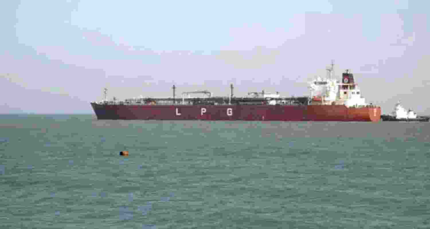 The two India-flagged tankers are carrying upwards of 90,000 tonnes of cooking gas and maintained a steady speed of roughly 27 km/h as they exited the Gulf in close formation.