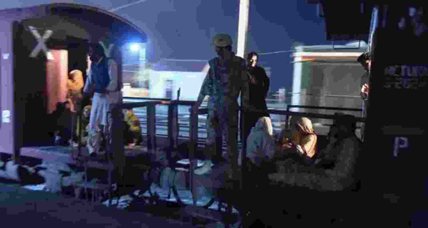 Pakistan train hijack: 150 rescued, 27 rebels killed