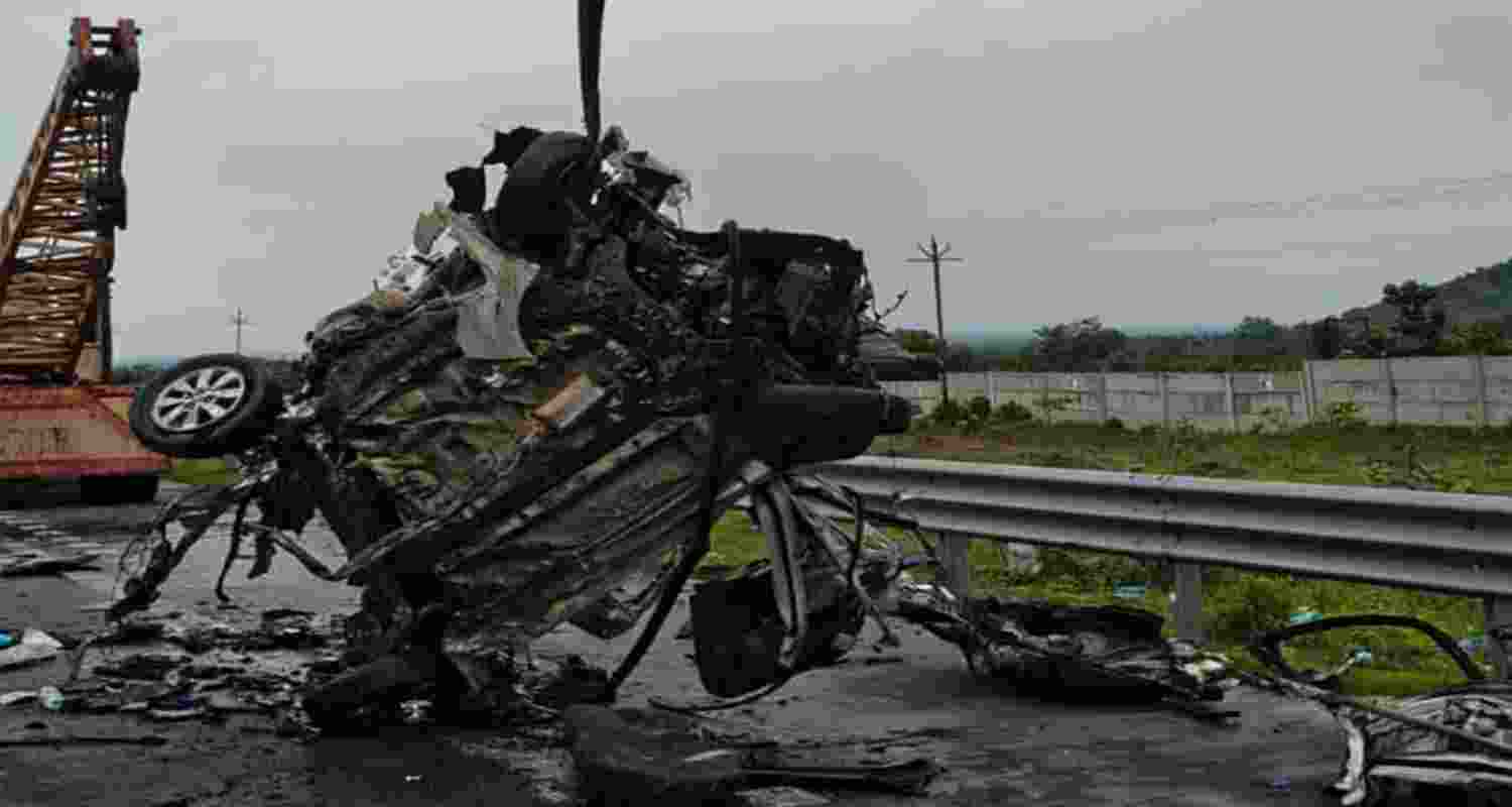 Maharashtra: 5 killed, one hurt in Samruddhi Expressway crash