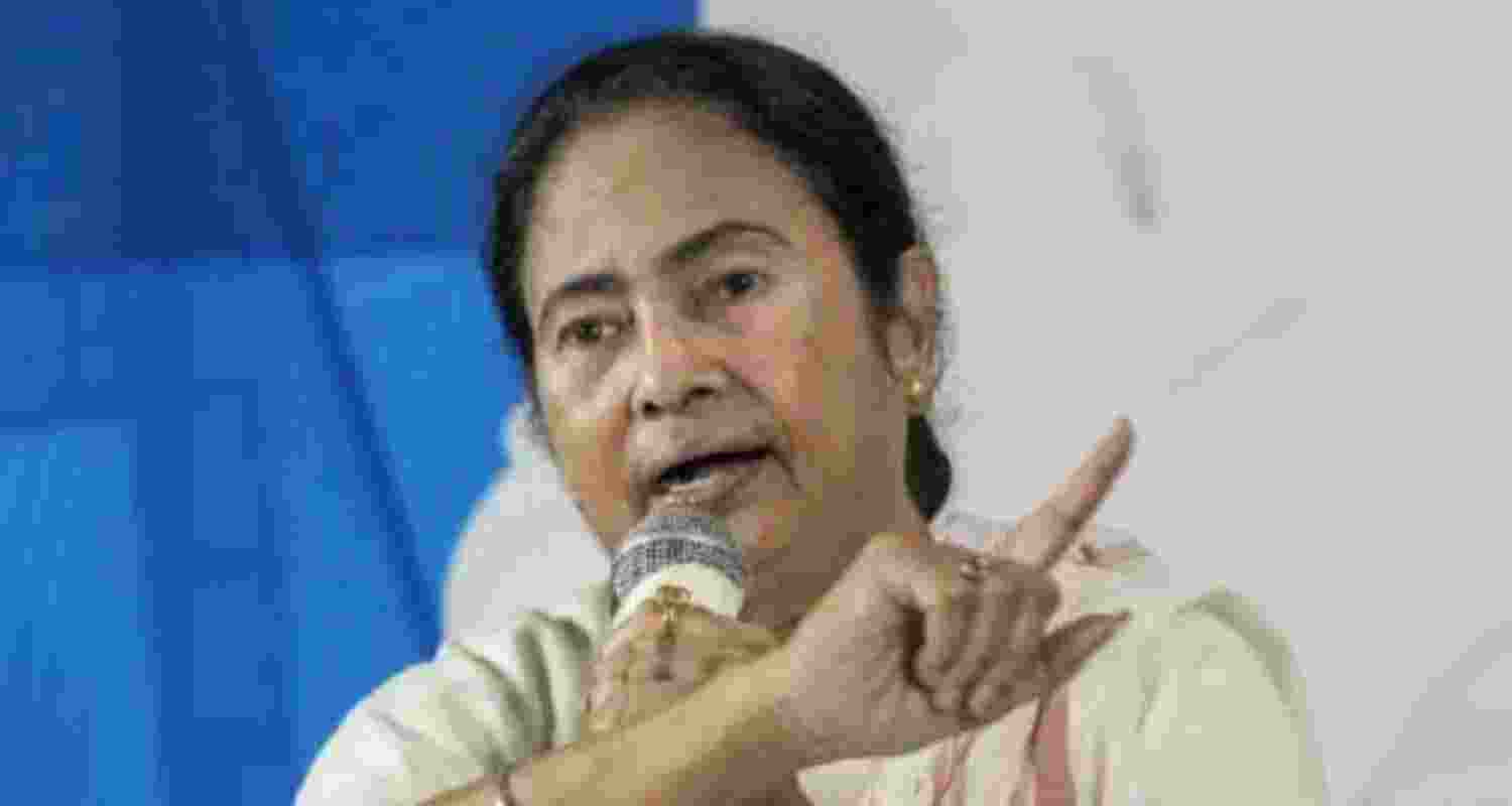 Mamata convenes meeting on Thursday over evicting encroachers from footpaths
