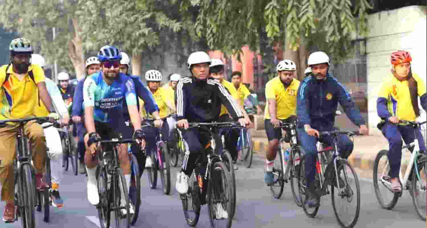 Union Sports Minister Mansukh Mandaviya (centre) leading a cycling drive.