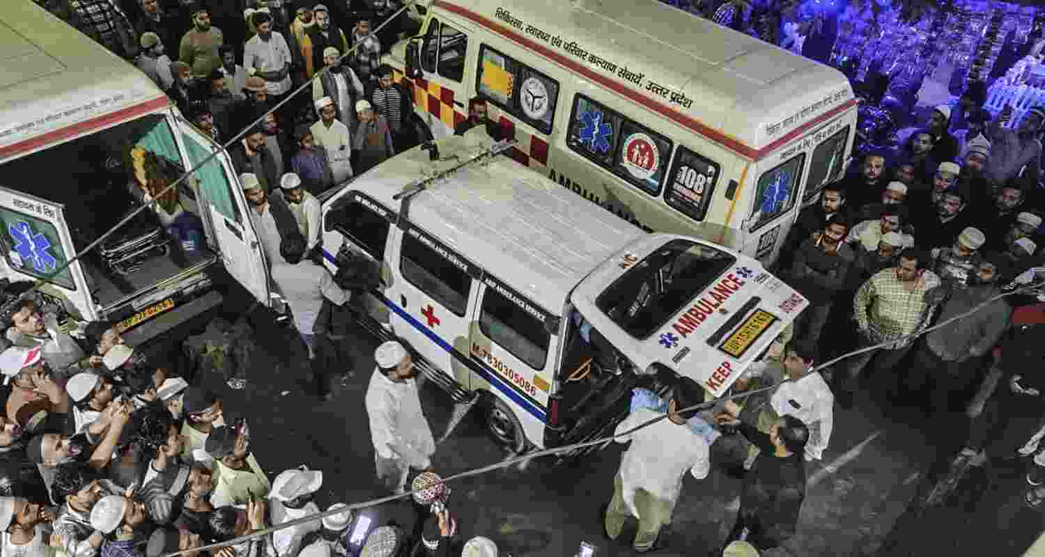 Six people, including women and children, died after a fire broke out at a house in the Lisadi Gate area of Meerut. Victims were declared dead at the civil hospital.