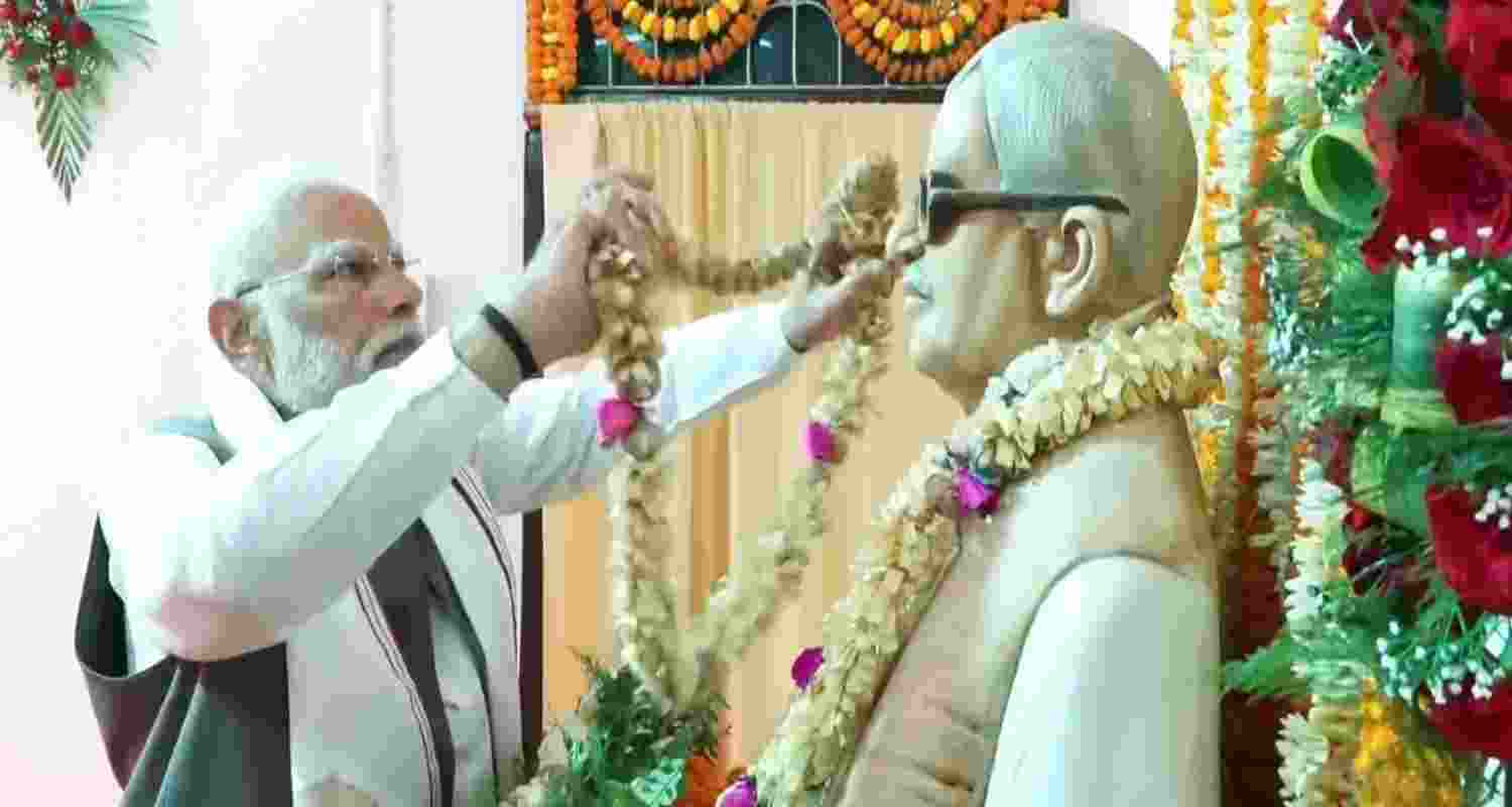 PM Modi pays homage to Bharat Ratna Karpoori Thakur in Samastipur districts.