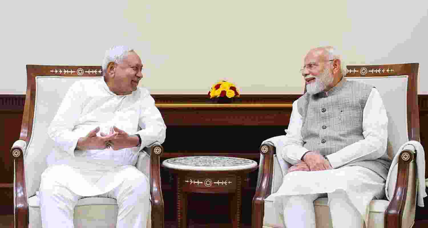 Prime Minister Narendra Modi met former Bihar Chief Minister and JD(U) president Nitish Kumar.