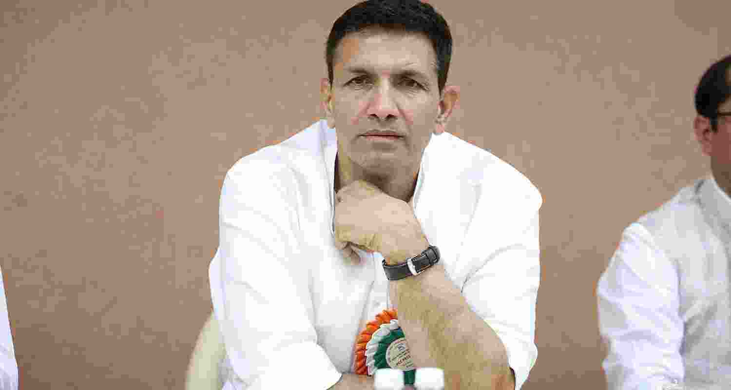 MP Congress Chief Jitu Patwari visited Ken-Betwa project protesters amid restrictions, backing tribals demanding compensation and rehab.