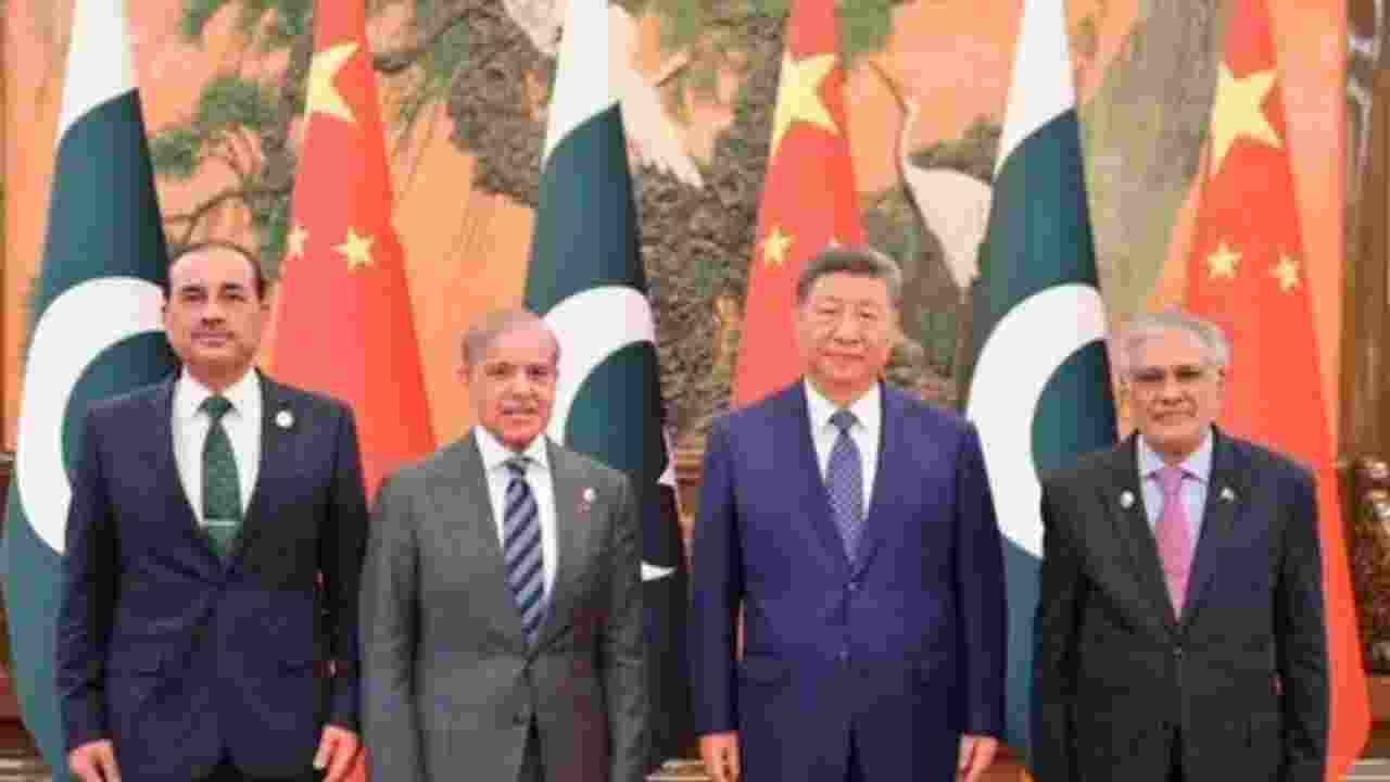 Pak PM, Army Chief meets Xi; discuss regional, CPEC cooperation