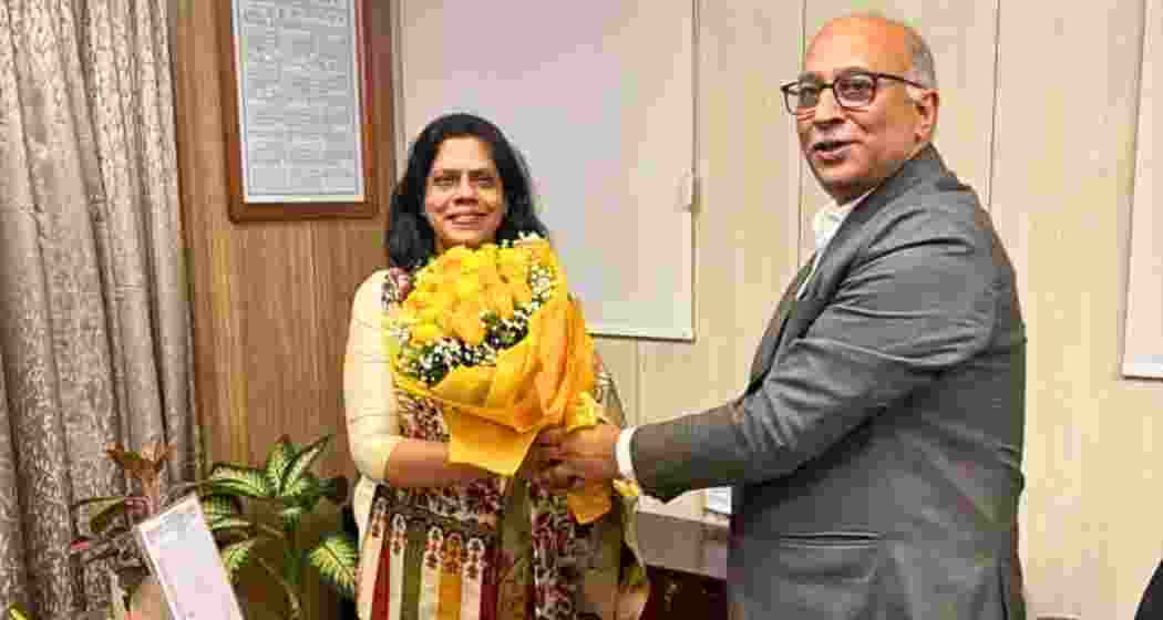 Outgoing Chief Secretary Manoj Pant greets Nandini Chakraborty as she assumes charge as West Bengal’s Chief Secretary at Nabanna.
