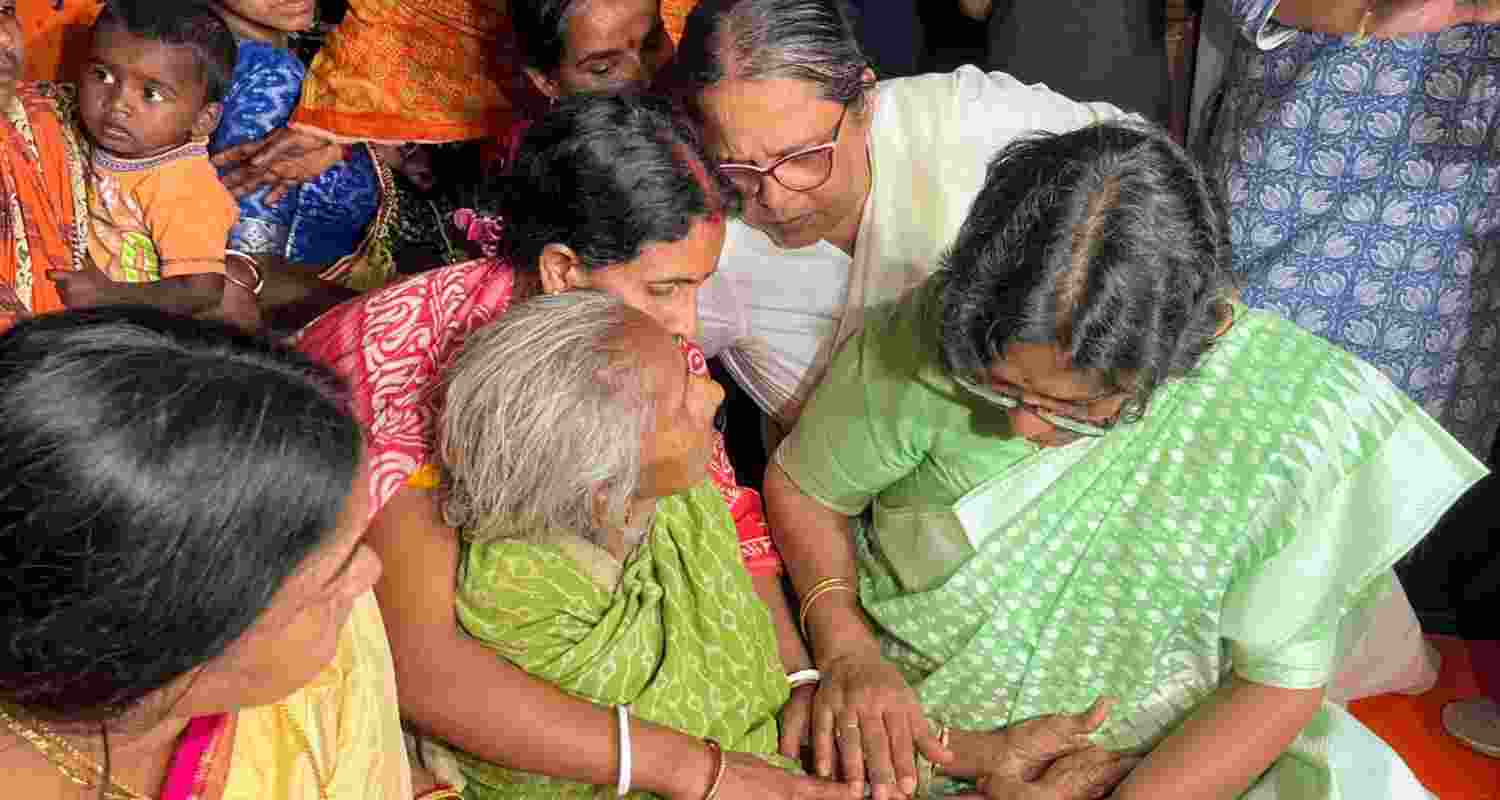 NHRC team visits Malda relief camp; Guv to meet victims