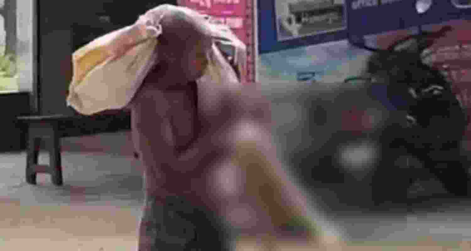 Tribal man carries sister’s skeleton to bank in Keonjhar