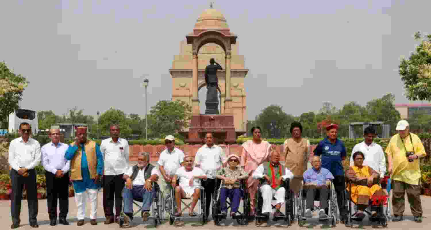 Padma Awardees pay homage at National War Memorial