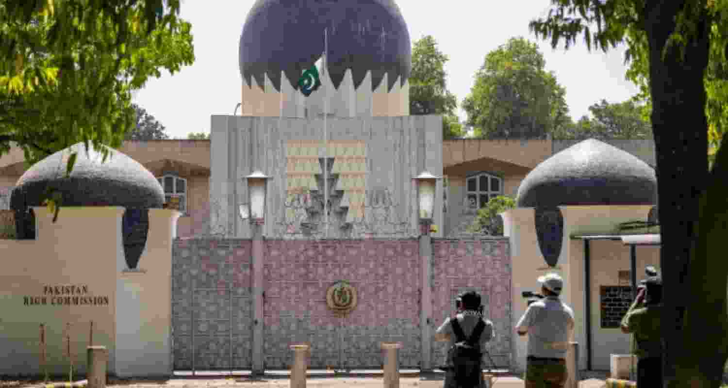 India expels Pak diplomat, asked to leave country within 24 hrs