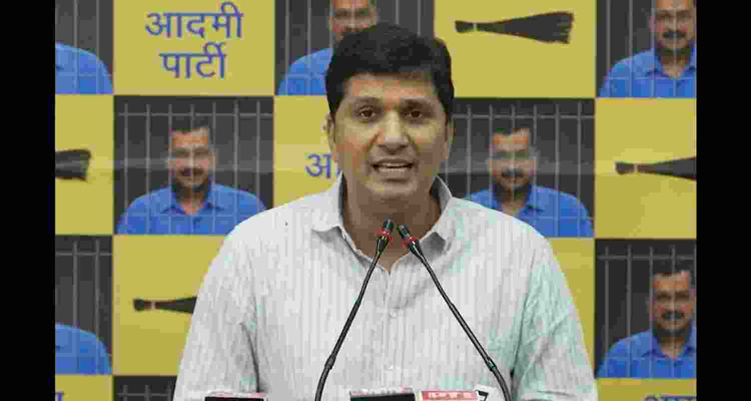 AAP accuses BJP govt of misgovernance in Delhi, mess in MCD