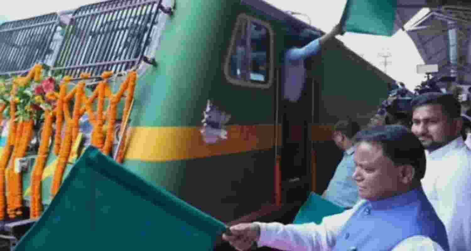 Odisha CM flags off Somnath Swabhiman Yatra