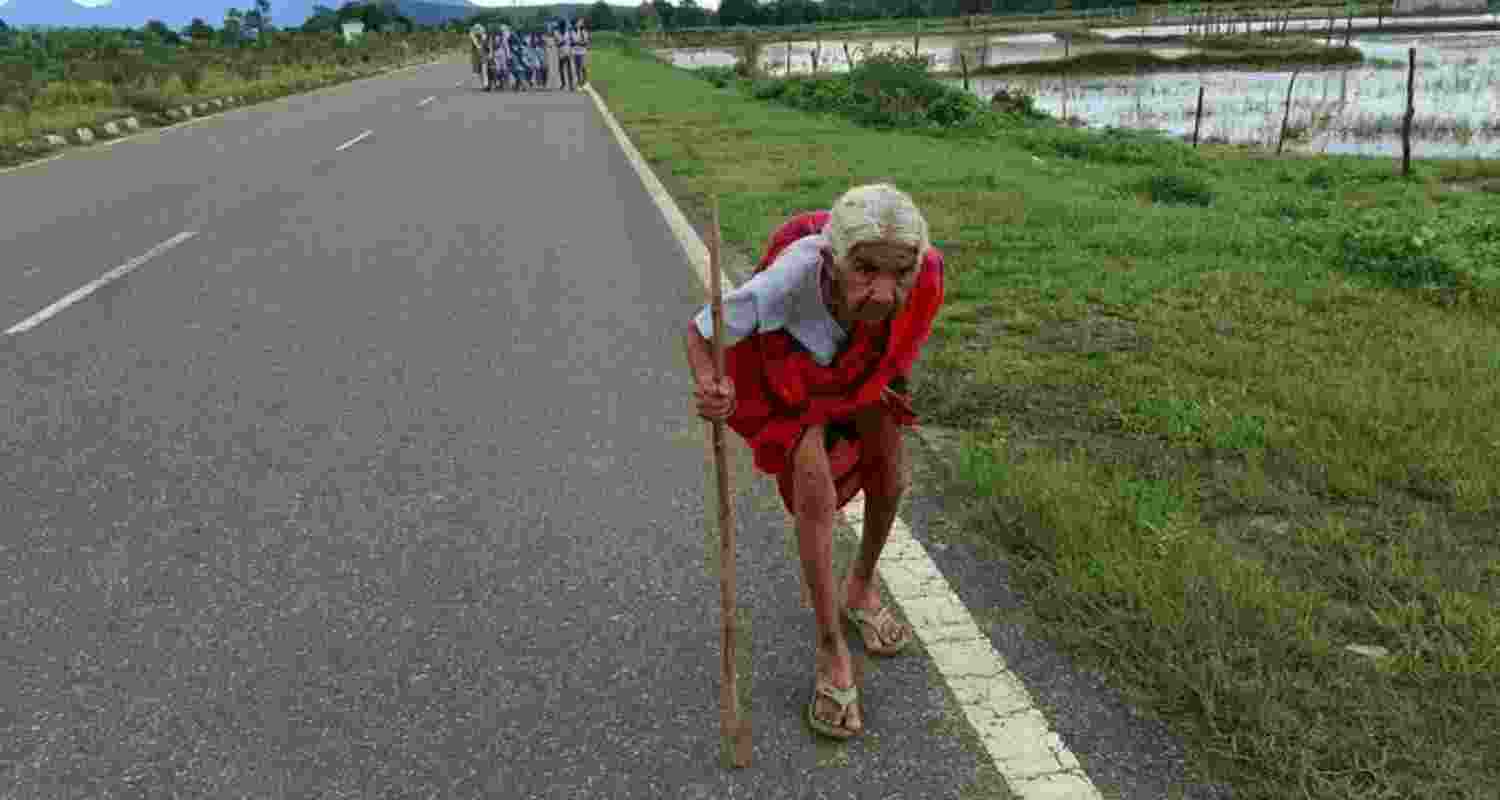 Odisha woman, 95, walks 20 km amid strike to get anti-rabies shot