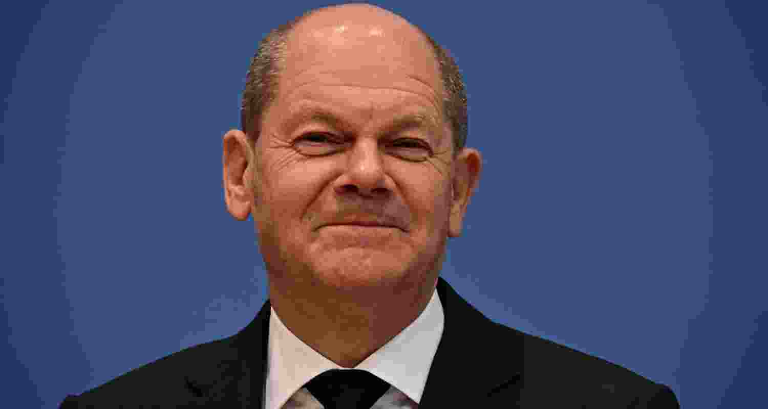 German Chancellor Olaf Scholz arrives in Delhi