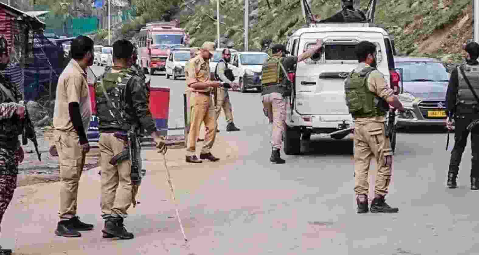 Investigation intensifies into the Pahalgam attack. Authorities identified fifteen local Kashmiri overground workers as suspects. These individuals allegedly facilitated the Pakistani terrorists involved.