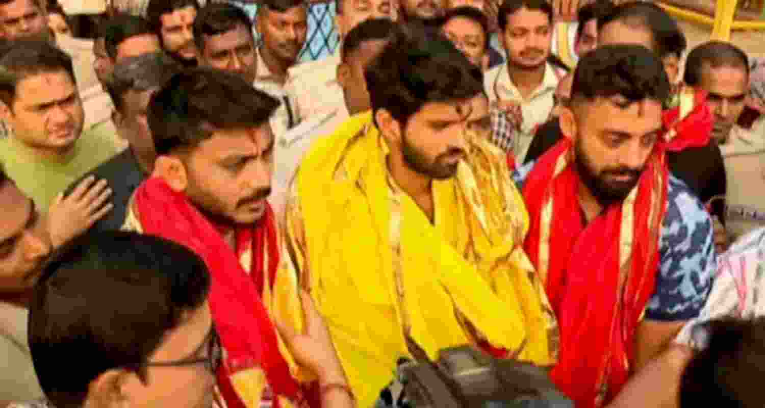 Indian cricketers visits Puri's Jagannath Temple ahead of ODI against England