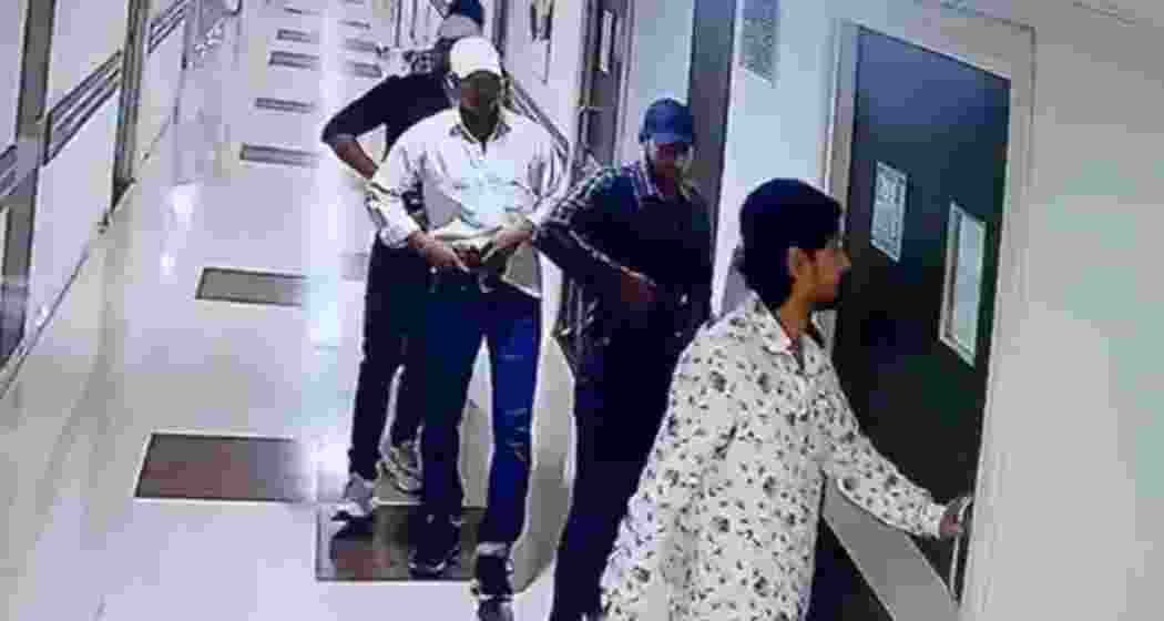 CCTV footage captures armed men entering Patna’s Paras Hospital before shooting gangster Chandan Mishra dead in his room. Police say the suspects were later traced to West Bengal.